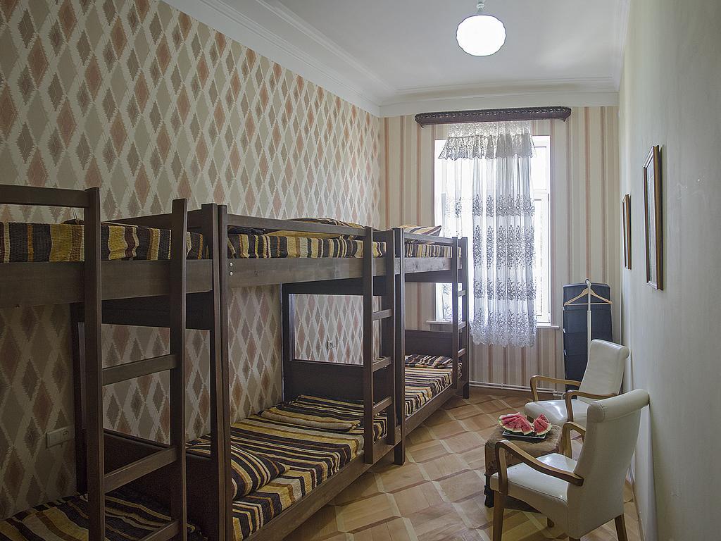 Griboedov Hostel & Suites Tbilisi Exterior foto