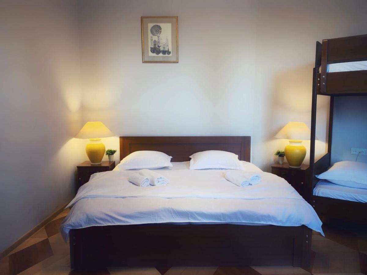 Griboedov Hostel & Suites Tbilisi Zimmer foto